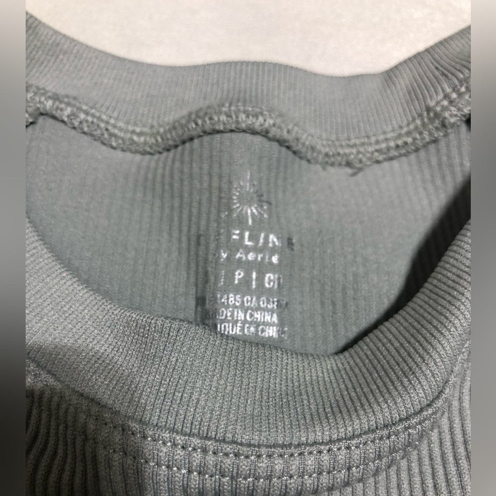 NWOT Offline by Aerie cropped top - Picture 4 of 4